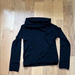 Suzanne Somers black cashmere cowl neck size small.
